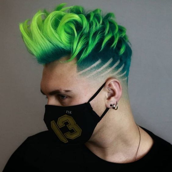 cabelo verde escuro masculino