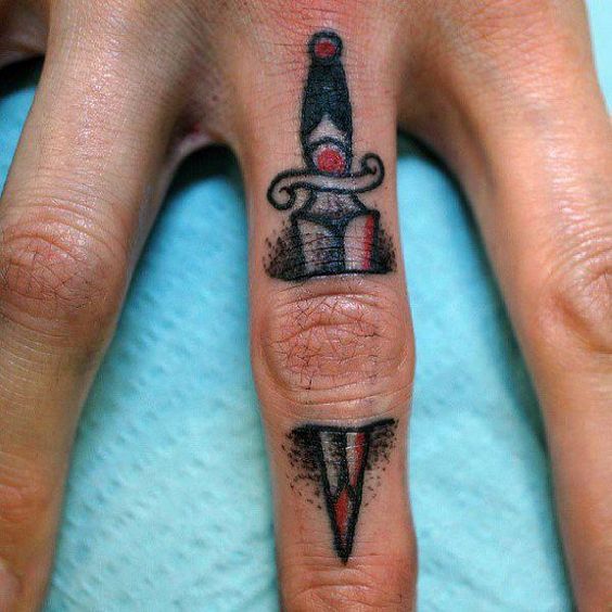 Tatuaggi mani maschili |  Nuovo vecchio uomo