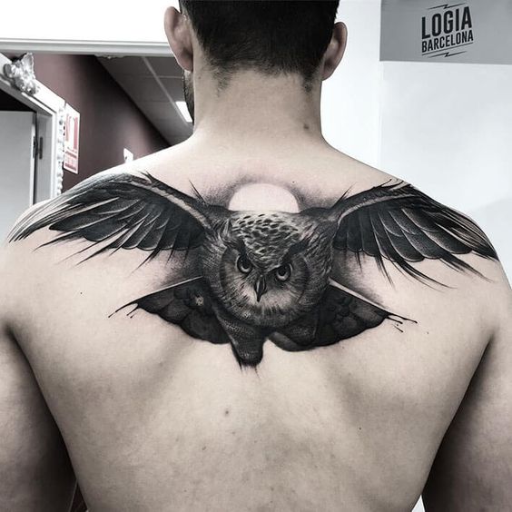 Tatuagens Masculinas nas Costas | New Old Man