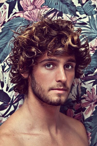 Men S Curly And Wavy Haircuts For 2021 New Old Man N O M Blog
