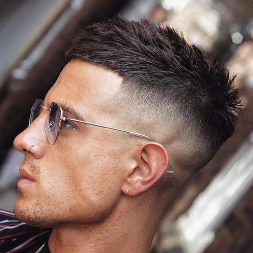 Fade alto y corte superior de cabello.  Haircuts for balding men, Mens  haircuts short, Mens hairstyles short