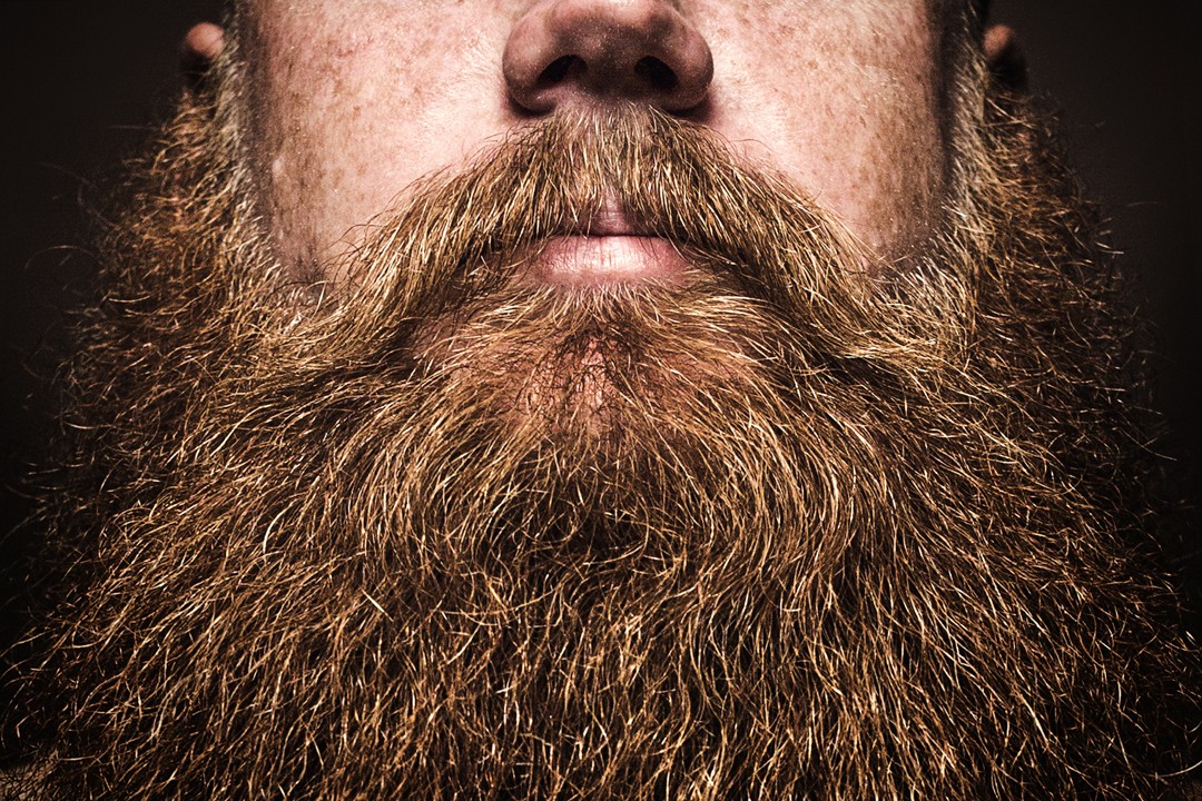 A Barba é Mais Suja que um Vaso Sanitário? Estudos Dizem Outra Coisa