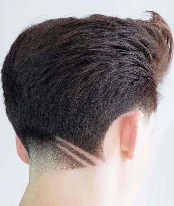 Corte de Cabelo Masculino Com Risco na Nuca 1