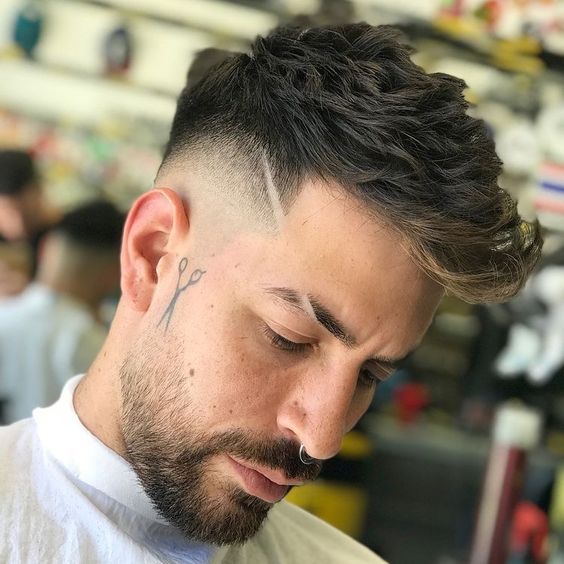 Corte de Cabelo Masculino Degradê Texturizado Com Risco 1