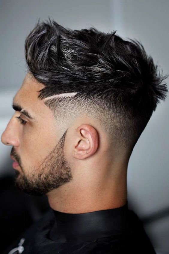 Men's Textured Gradient Haircut With 2 Parts
