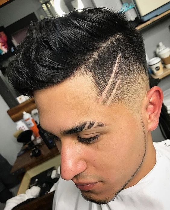 Undercut.. Com detalhes no acabamento.  V shaped haircut, Undercut hair  designs, Haircuts for men