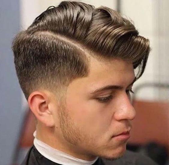 Männliche Haarschnitte Kamm über 3