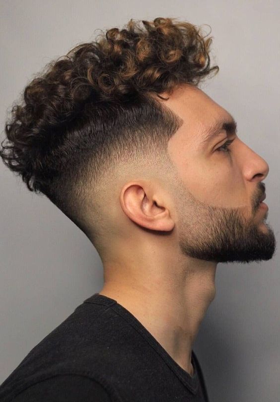 Curly Gradient Men's Haircuts For 2022 5
