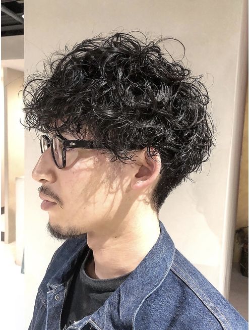 Curly K-Pop Men's Haircuts For 2022 3