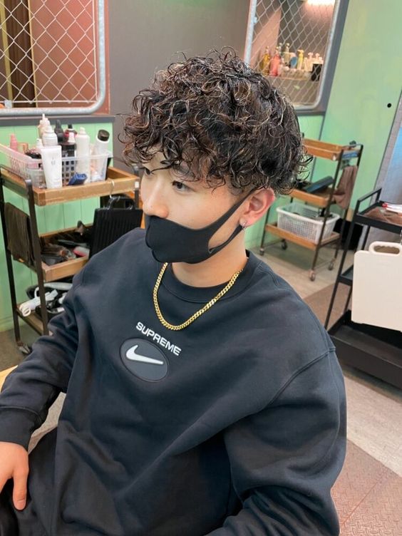 Curly K-Pop Men's Haircuts For 2022 5