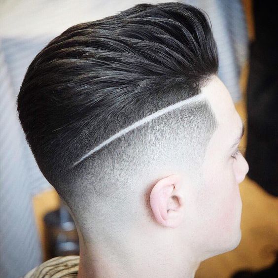 Männliche Rasierstreifen-Haarschnitte für Teenager 4