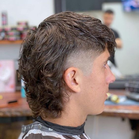 Curly Mullet Männliche Haarschnitte 4
