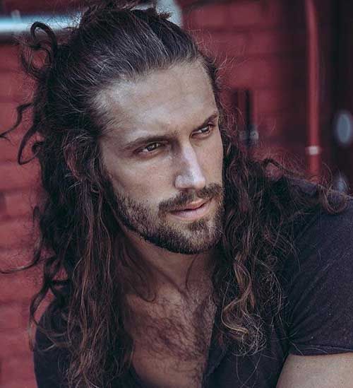 Men's Curly Ponytail Haircuts For 2022 3