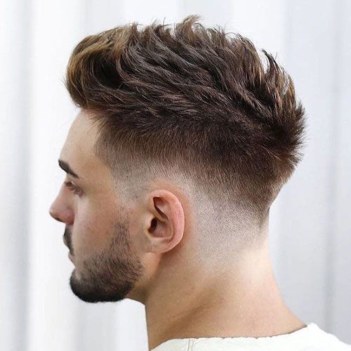 Cortes de cabelo Masculino para 2022: Principais Tendências: Risco no cabelo  #49 the best barber 