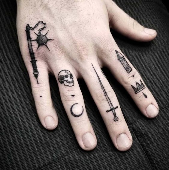 Tatuaggio da dito maschile 1