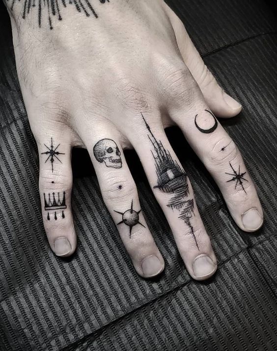 Tatuagem Masculina no Dedo 1