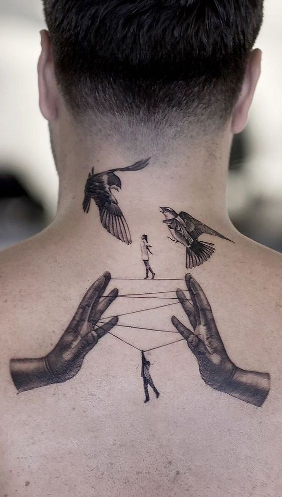 Tatuaggi da uomo sulla parte posteriore del collo 1