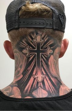 Tatuajes de hombres en la nuca 1