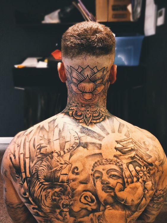 Tatuajes de hombres en la nuca 1