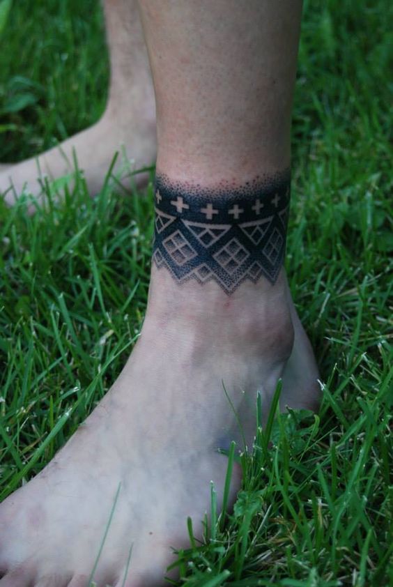 Tatuaggi alla caviglia per gli uomini