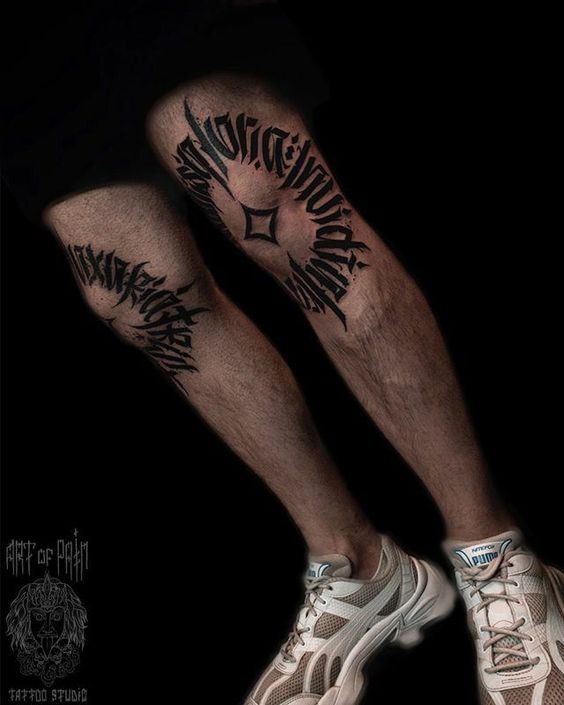 Tattoos für Männer am Knie