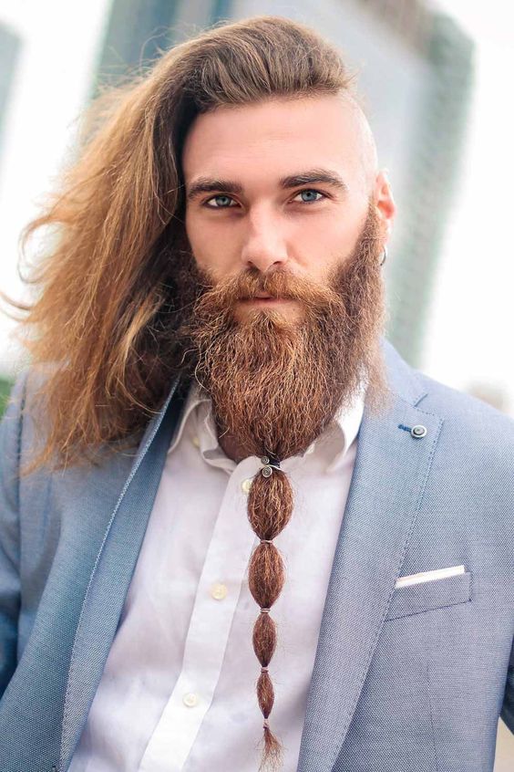 Taglio di capelli lungo da uomo