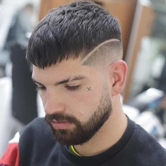 Cortes de pelo con barra de afeitar degradada para hombres