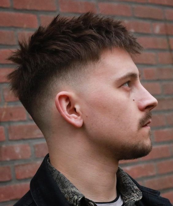 French Crop Fade Haarschnitte für Männer