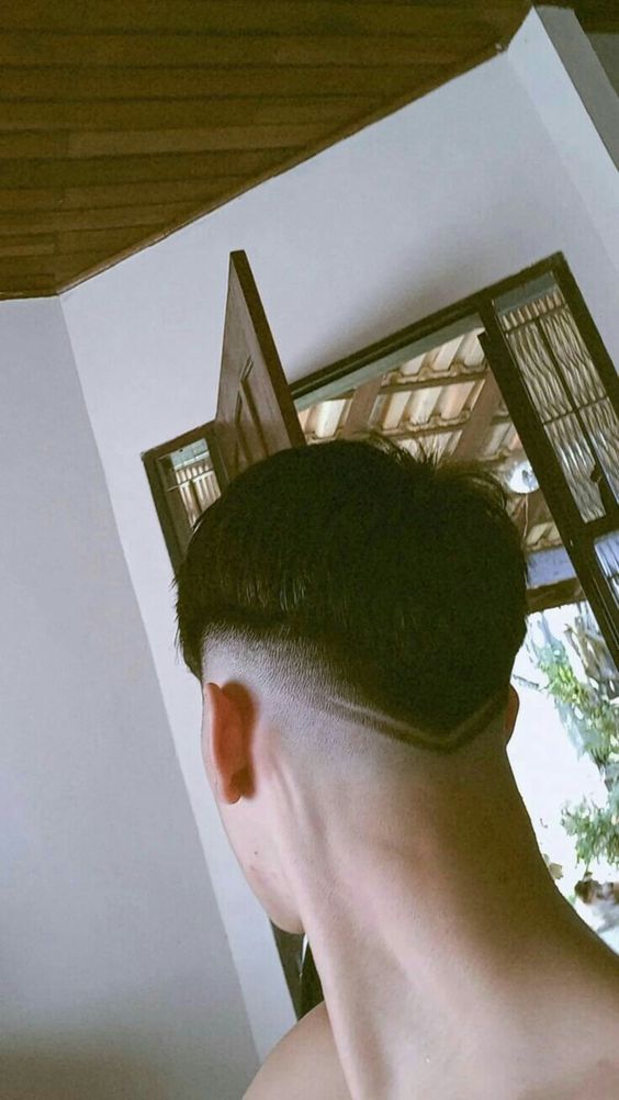 Razorback-Haarschnitte für Männer im Nacken