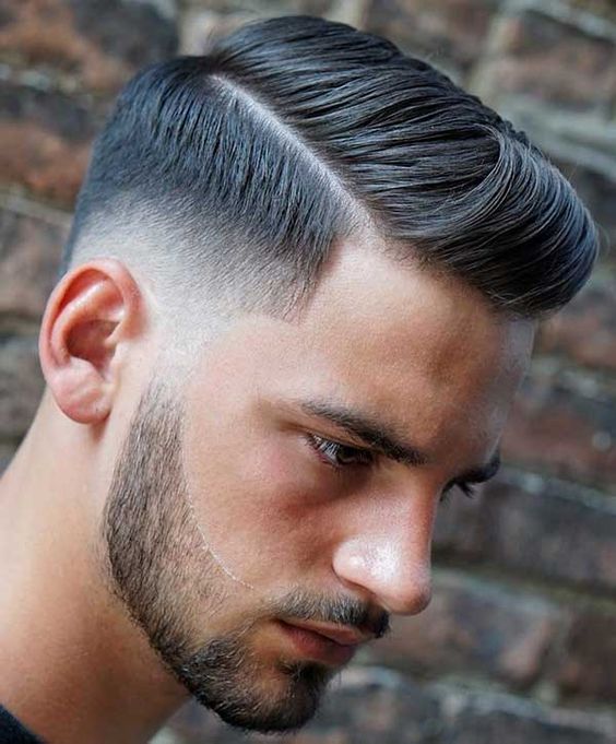 Side Part Fade Haarschnitte für Männer