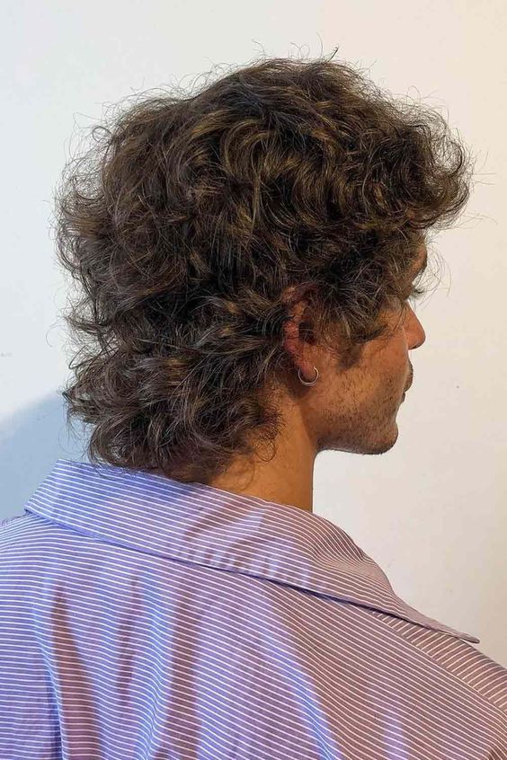 Coupes de cheveux pour hommes bouclés et ondulés pour 2024