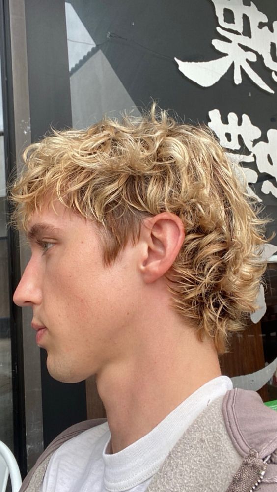 Blonde Haarschnitte für Männer | Neuer alter Mann