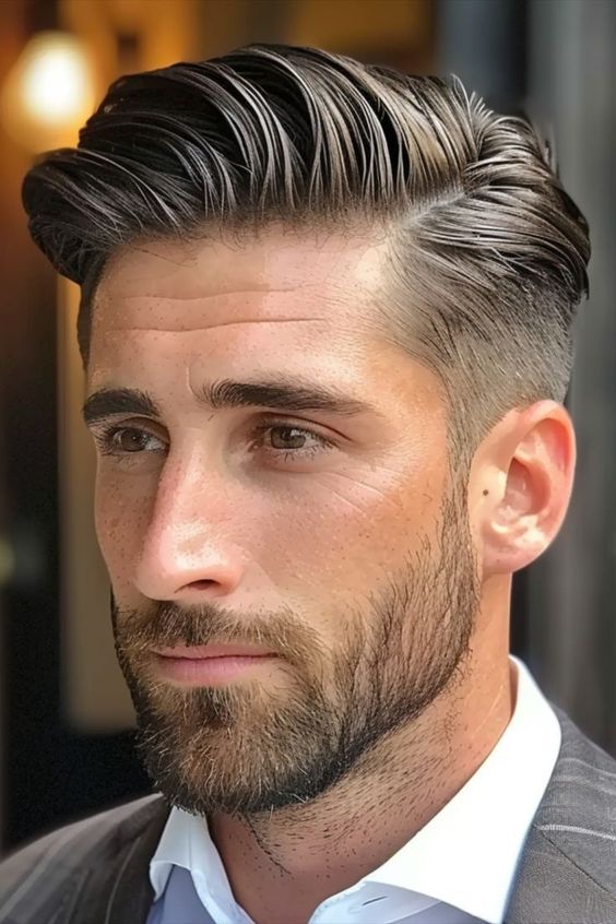 Coupe de cheveux pour hommes COUPE LATÉRALE CLASSIQUE