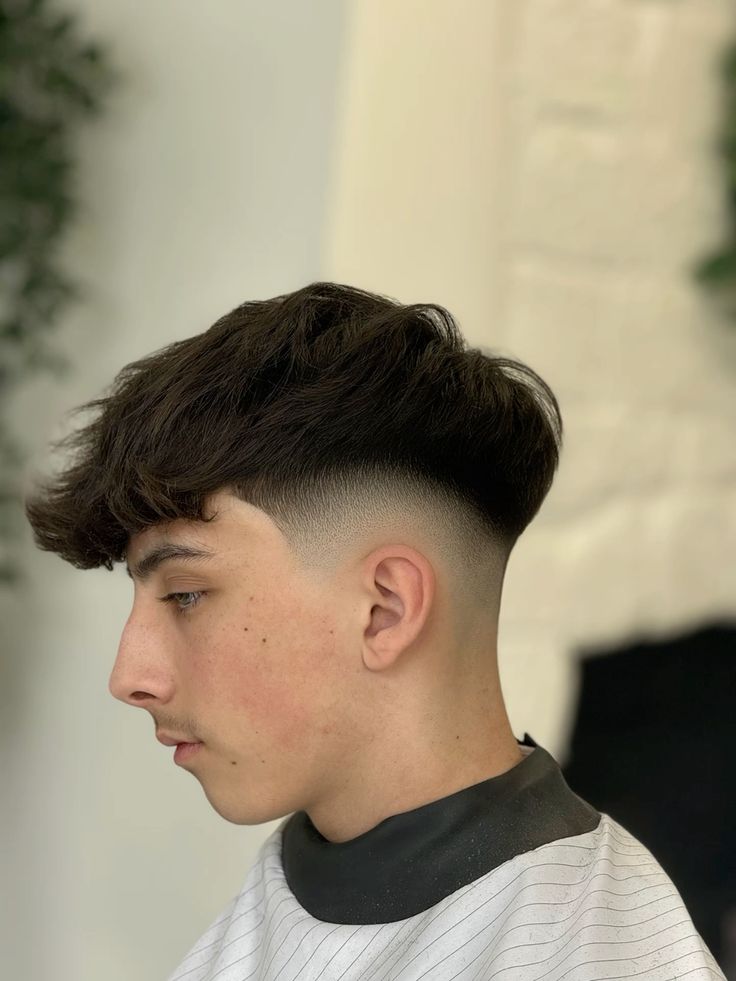 Coupe de cheveux pour hommes COUPE À FRANGES DÉSALÉE