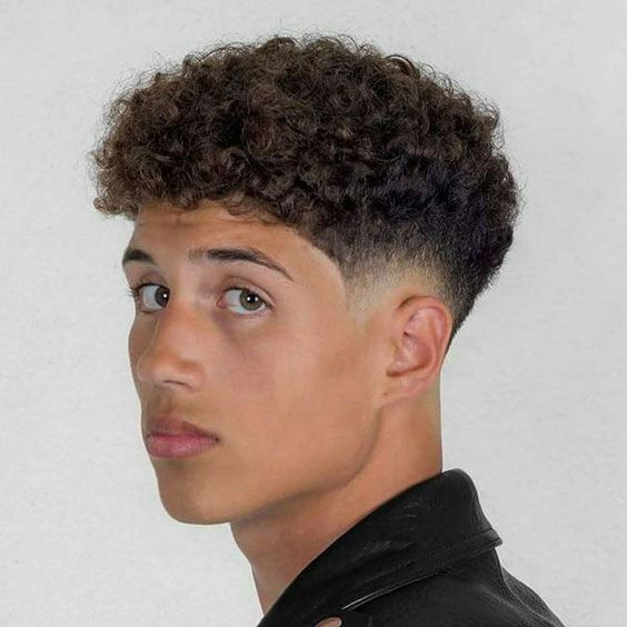 Coupe de cheveux pour hommes TAPER FADE CUT