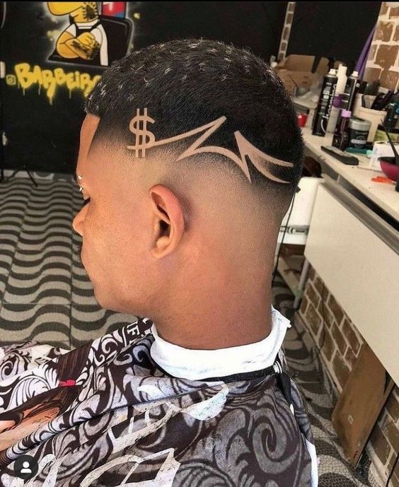 Coupe de cheveux géométrique pour hommes