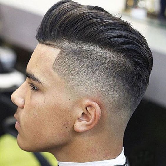 Corte de pelo copete para hombre