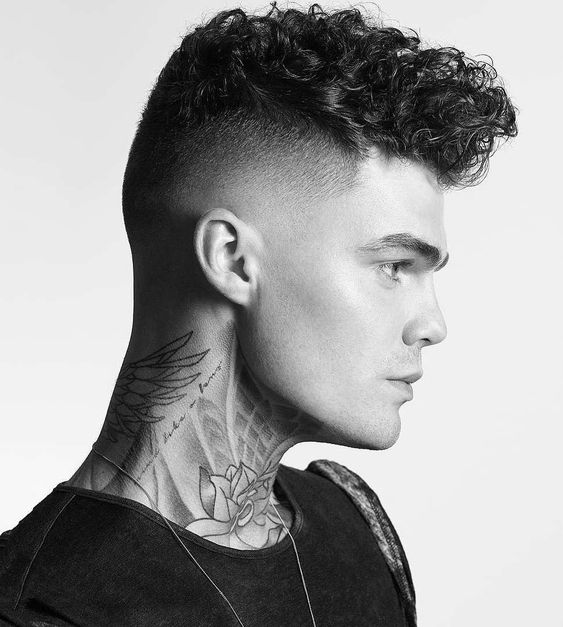 Cortes de Cabelo Masculino Casual Undercut com Topo Natural