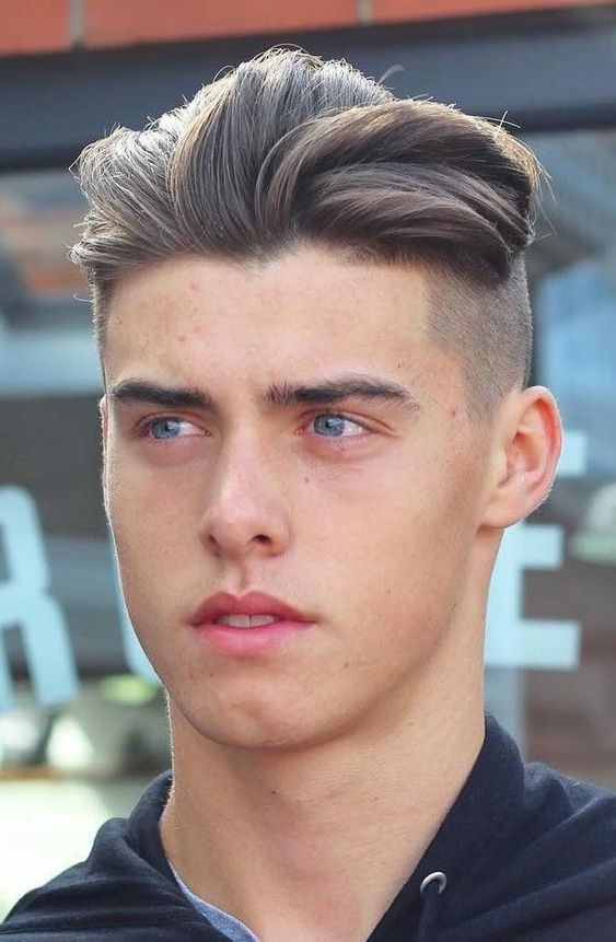 Coupes de cheveux pour hommes Undercut déconnecté