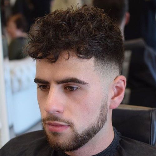 Coupes de cheveux pour hommes à mi-fondu avec frange