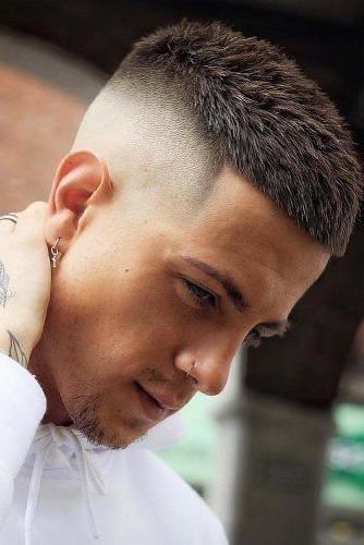 Men's Haircuts Gradient Skin Fade