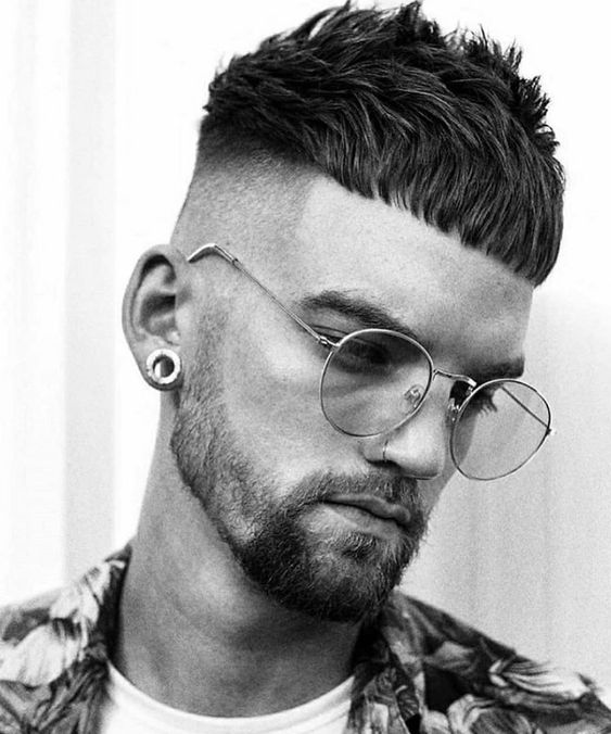 Men's Haircuts Gradient Skin Fade