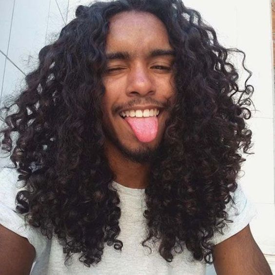 Coupes de cheveux pour hommes gros ondulés