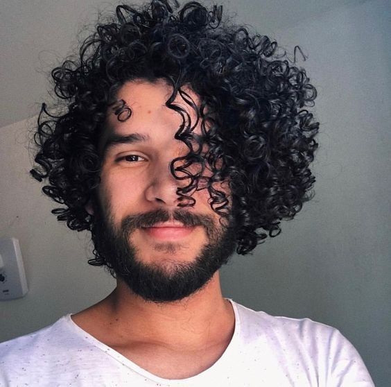 Coupes de cheveux pour hommes gros ondulés