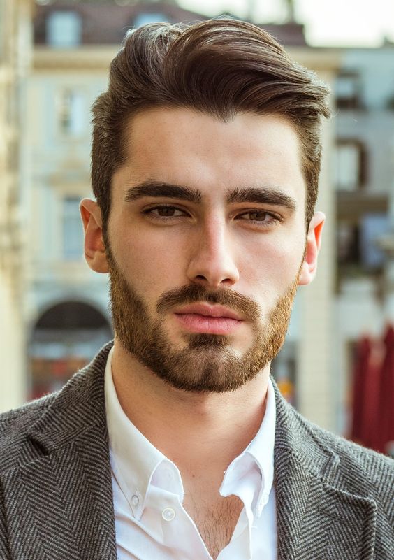 Coupes de cheveux classiques pour hommes sociaux