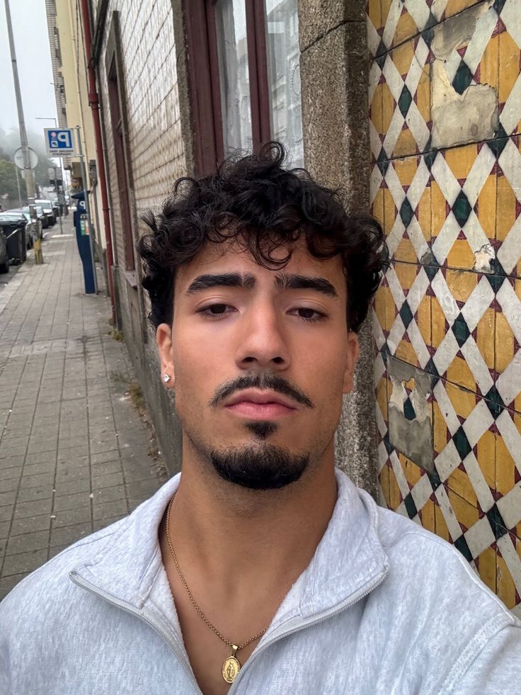 Disconnected Goatee