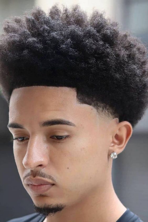 Coupes de cheveux afro fades pour hommes