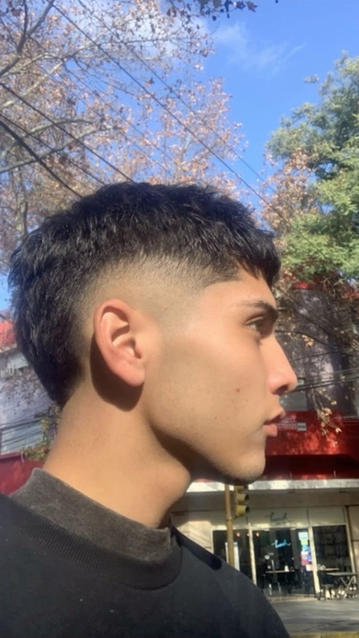 Low Fade Men's Haircuts