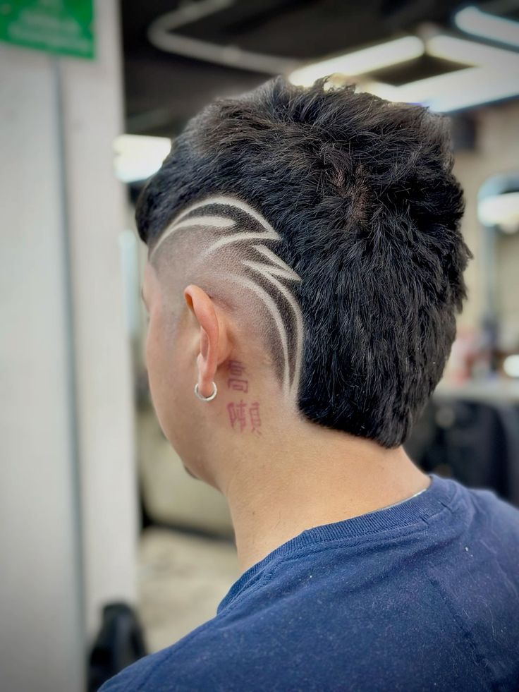 Textured Men's Haircuts with Razor Edges