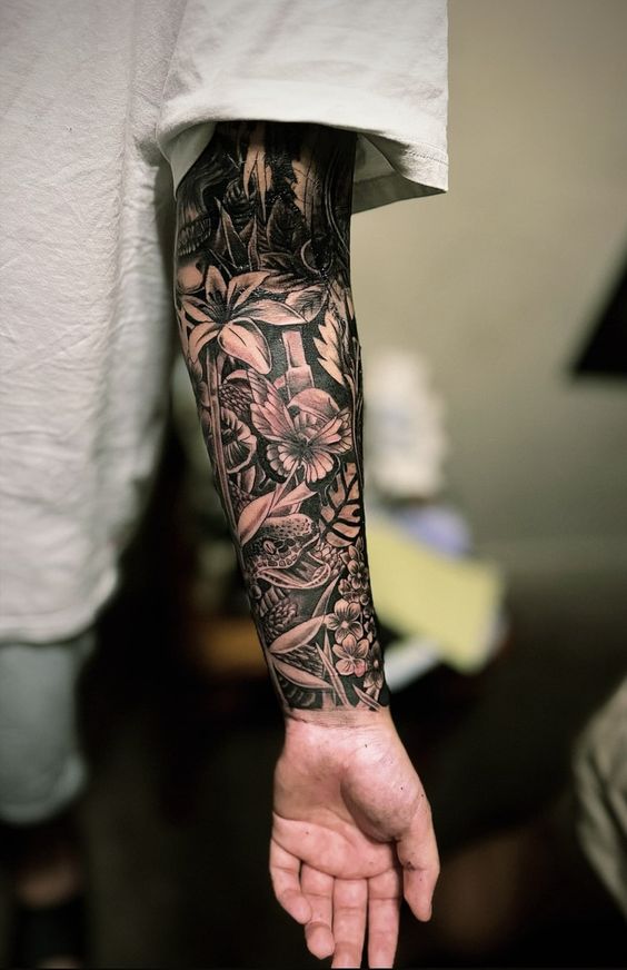 TRENDS AND INSPIRATIONS FOR MEN'S TATTOO IN 2025